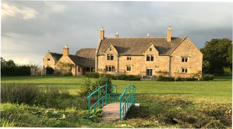 Cotswolds_Manor_House_Garden_Bridges_UK.jpg