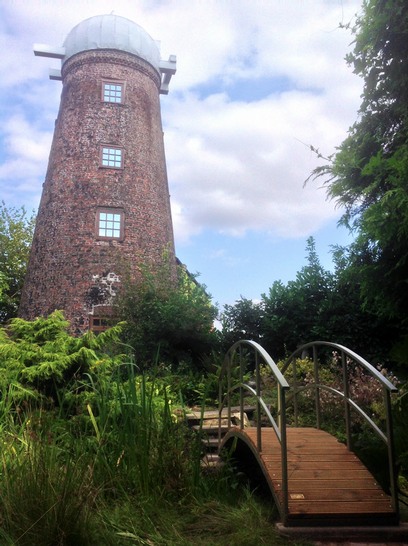 Monet_bridge_and_windmill.jpg
